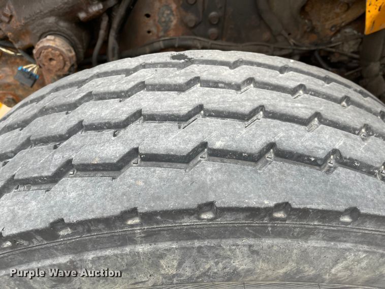 image for item KT9674 2006 International 7400  dump truck