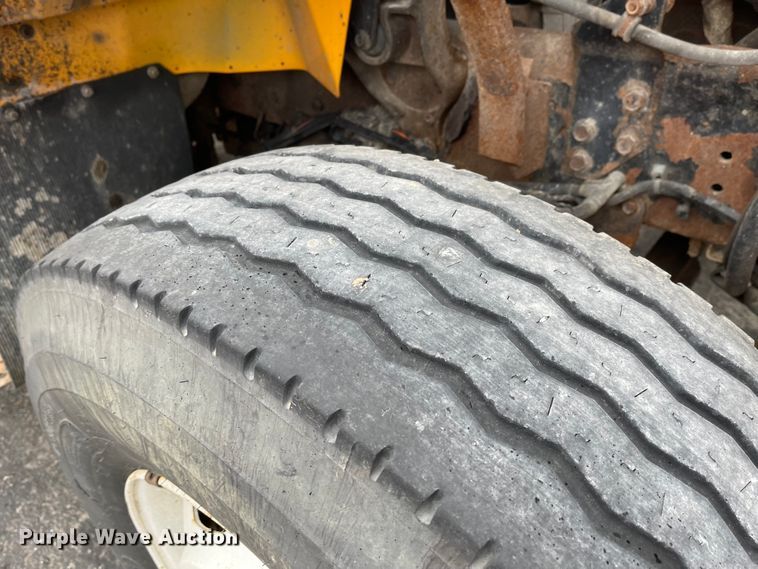 image for item KT9674 2006 International 7400  dump truck