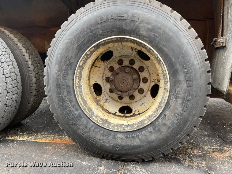 image for item KT9674 2006 International 7400  dump truck