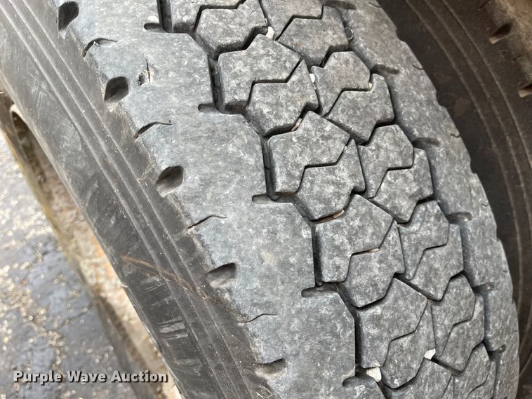 image for item KT9674 2006 International 7400  dump truck