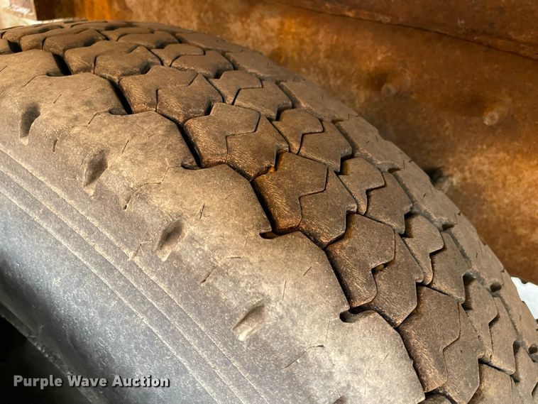 image for item KT9674 2006 International 7400  dump truck