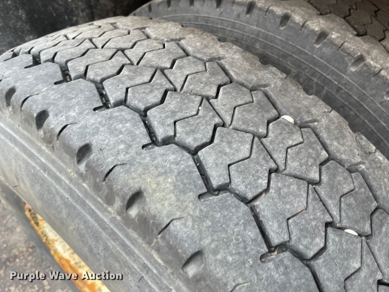 image for item KT9674 2006 International 7400  dump truck