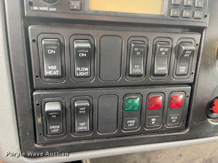 image for item KT9676 2006 International 7400  dump truck