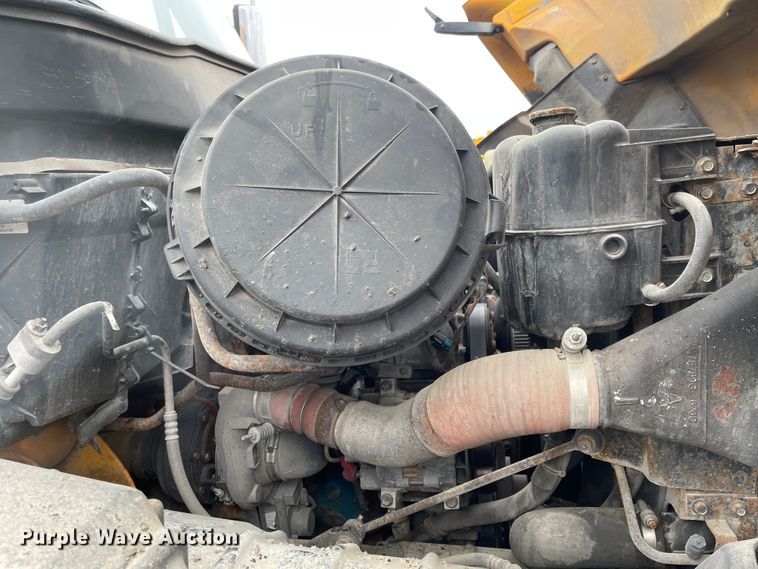 image for item KT9676 2006 International 7400  dump truck