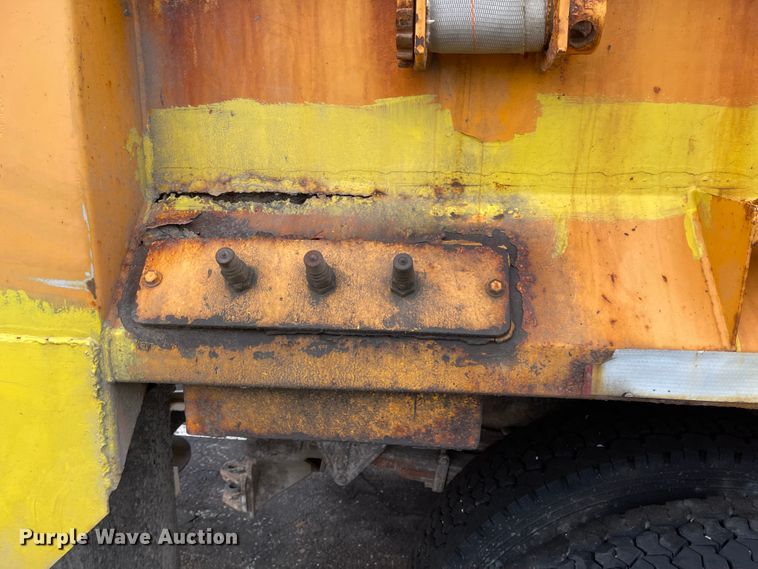 image for item KT9676 2006 International 7400  dump truck