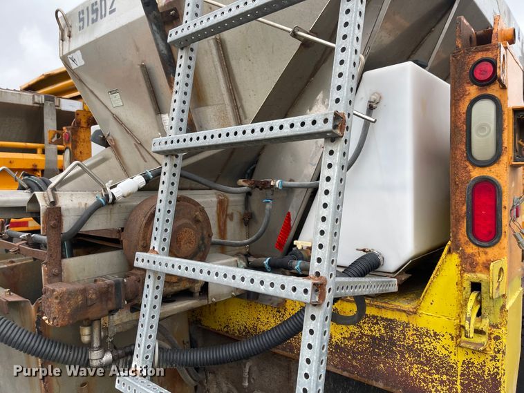 image for item KT9676 2006 International 7400  dump truck