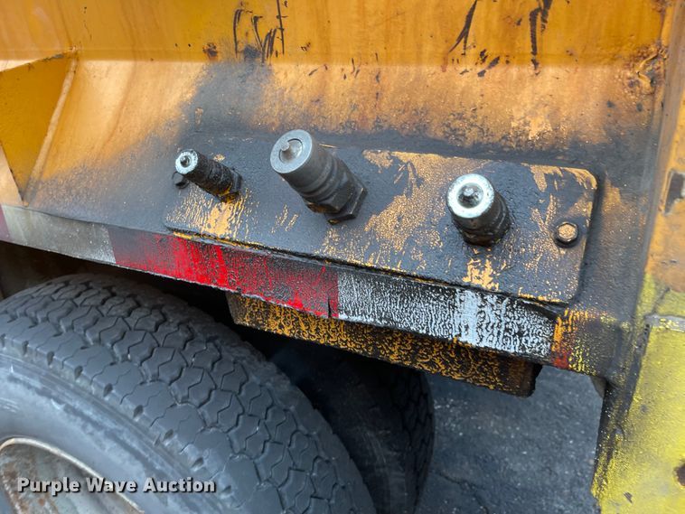 image for item KT9676 2006 International 7400  dump truck