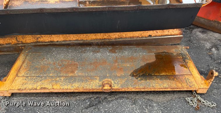 image for item KT9676 2006 International 7400  dump truck