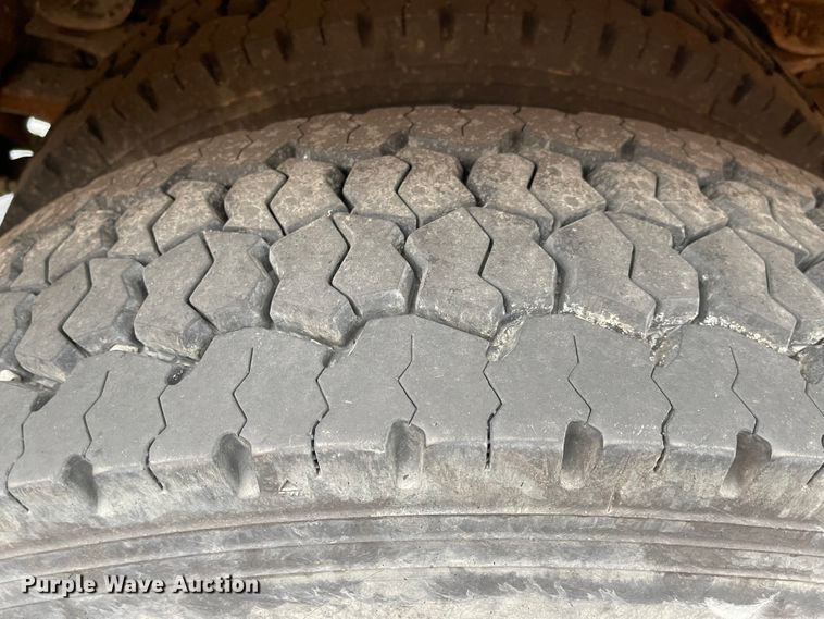 image for item KT9676 2006 International 7400  dump truck