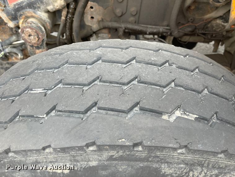 image for item KT9676 2006 International 7400  dump truck