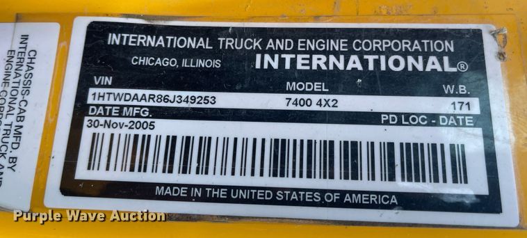 image for item KT9676 2006 International 7400  dump truck