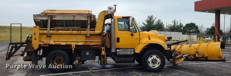 image for item KT9680 2005 International 7400  dump truck