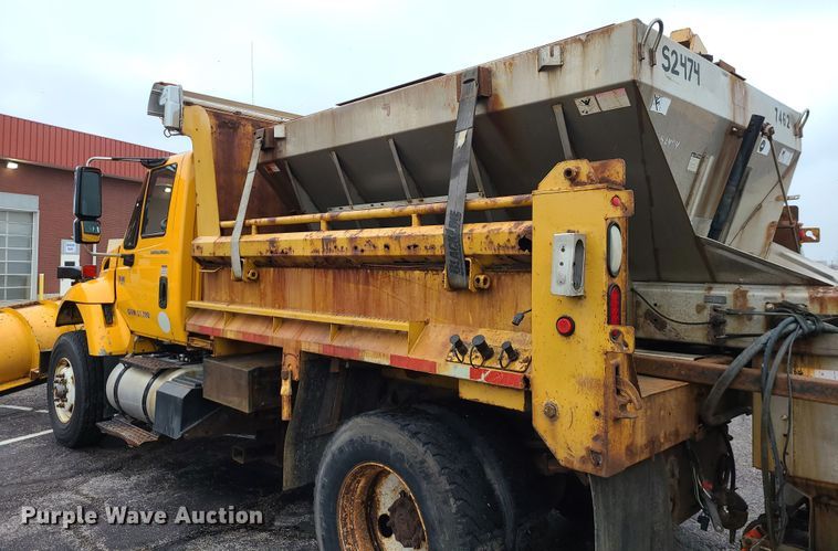 image for item KT9680 2005 International 7400  dump truck