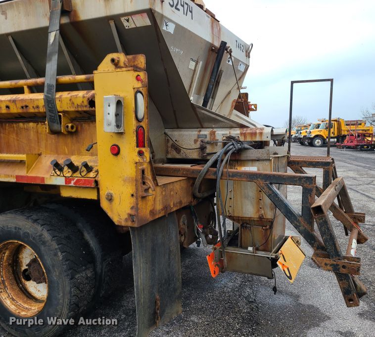 image for item KT9680 2005 International 7400  dump truck