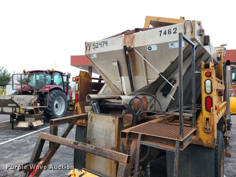 image for item KT9680 2005 International 7400  dump truck