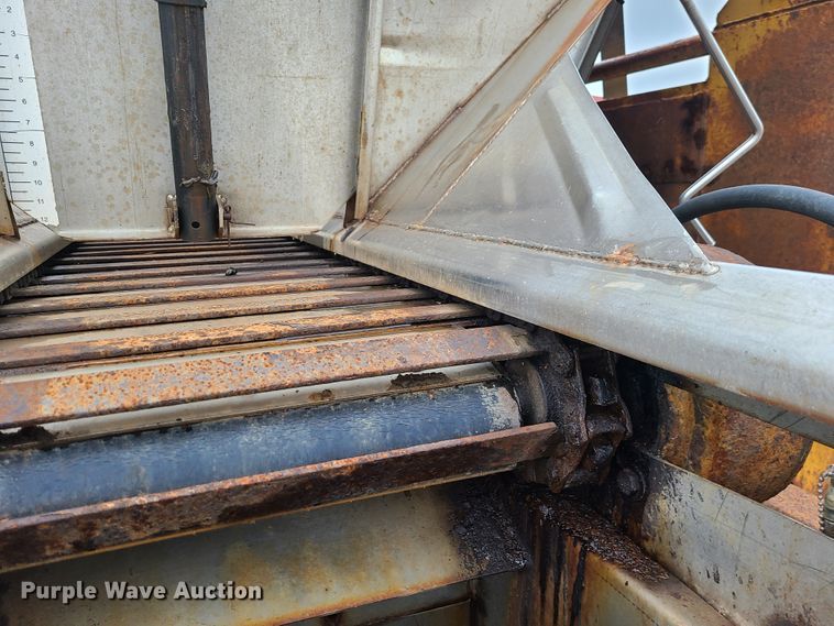 image for item KT9680 2005 International 7400  dump truck