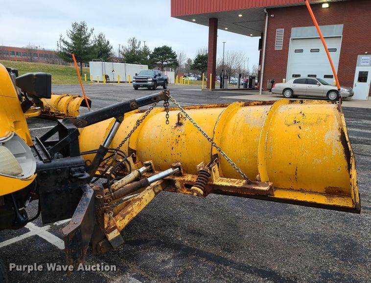 image for item KT9680 2005 International 7400  dump truck