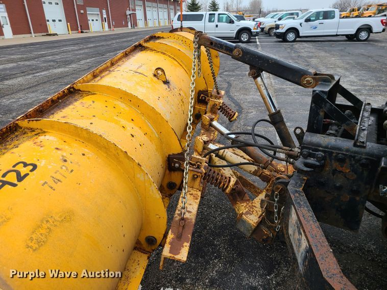 image for item KT9680 2005 International 7400  dump truck