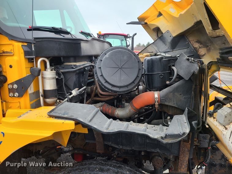 image for item KT9680 2005 International 7400  dump truck