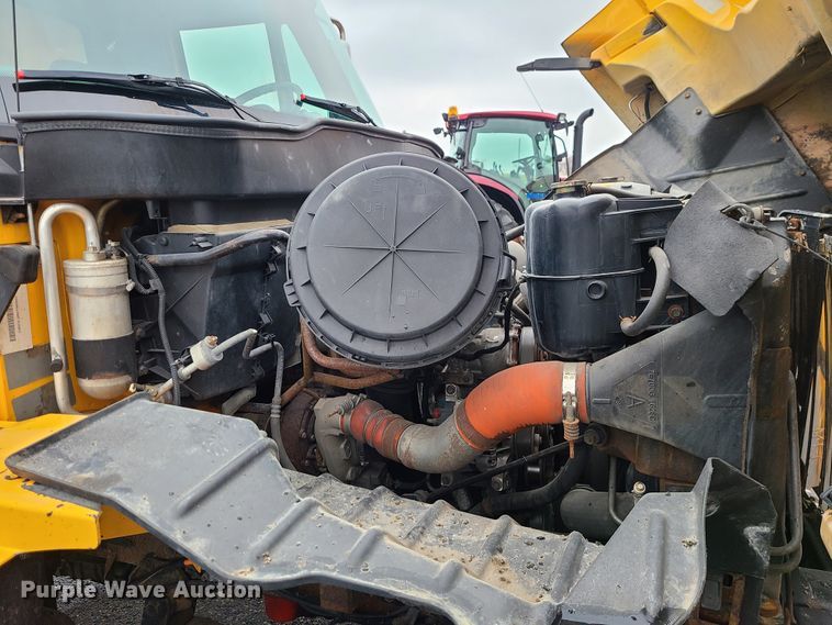 image for item KT9680 2005 International 7400  dump truck