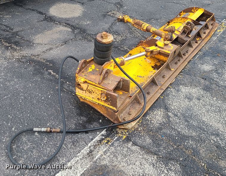 image for item KT9680 2005 International 7400  dump truck