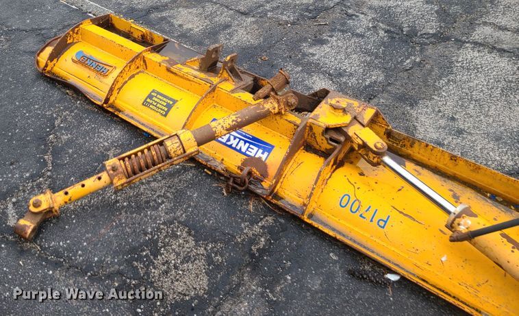 image for item KT9680 2005 International 7400  dump truck