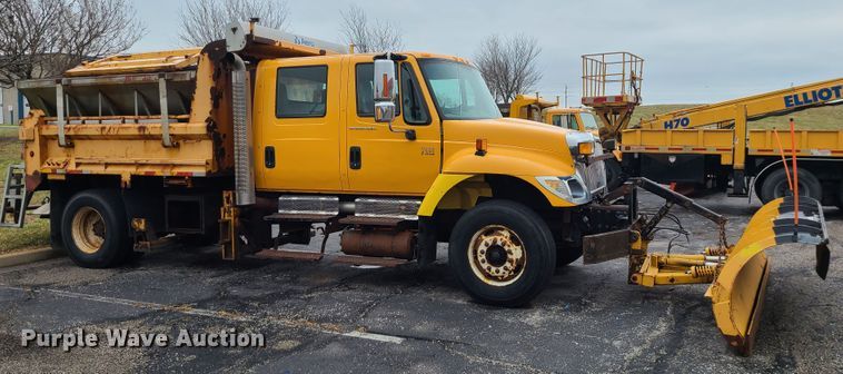 image for item KT9681 2005 International 7400  dump truck