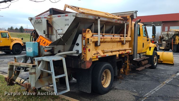 image for item KT9681 2005 International 7400  dump truck