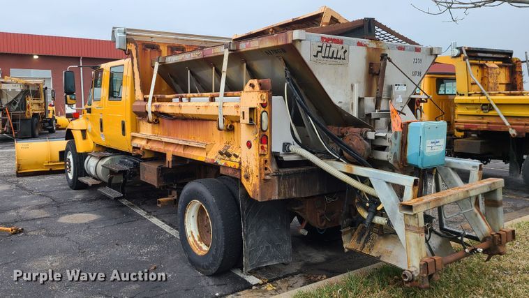 image for item KT9681 2005 International 7400  dump truck