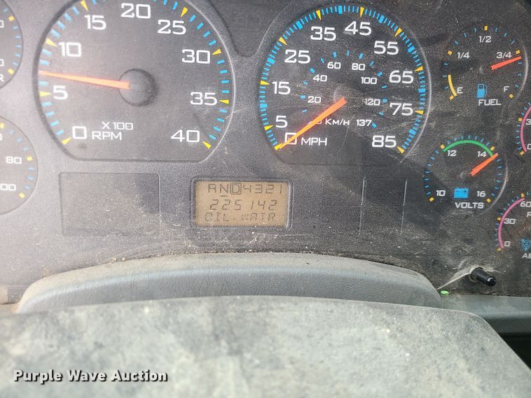 image for item KT9681 2005 International 7400  dump truck