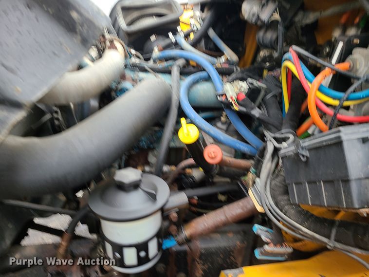 image for item KT9681 2005 International 7400  dump truck