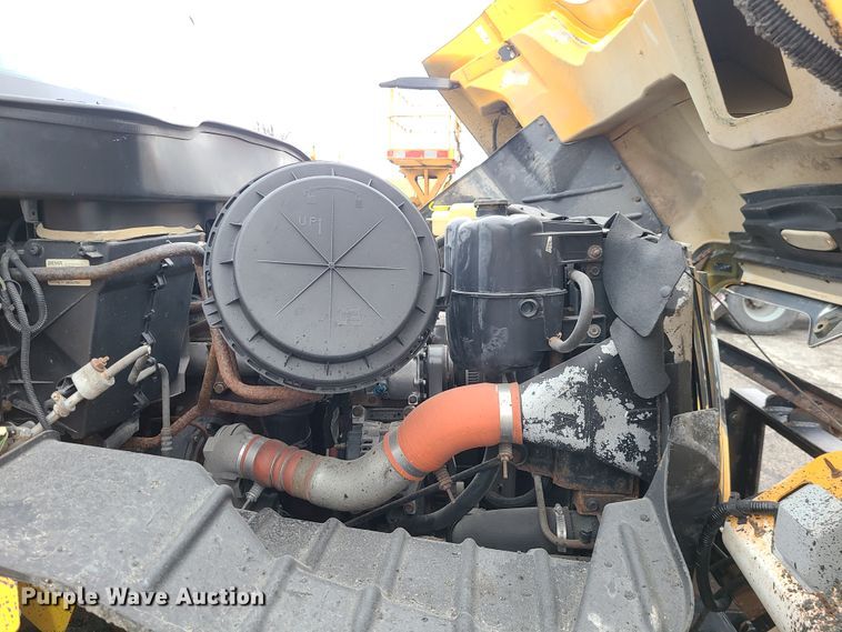 image for item KT9681 2005 International 7400  dump truck