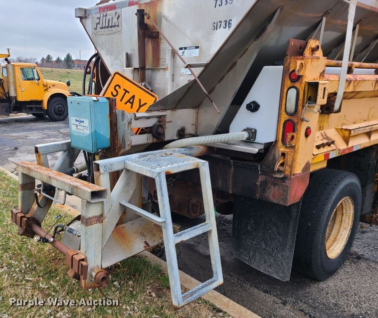 image for item KT9681 2005 International 7400  dump truck