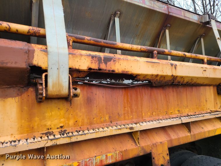 image for item KT9681 2005 International 7400  dump truck