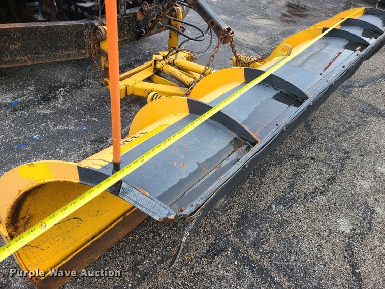 image for item KT9681 2005 International 7400  dump truck