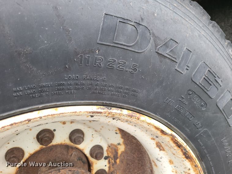 image for item KT9681 2005 International 7400  dump truck