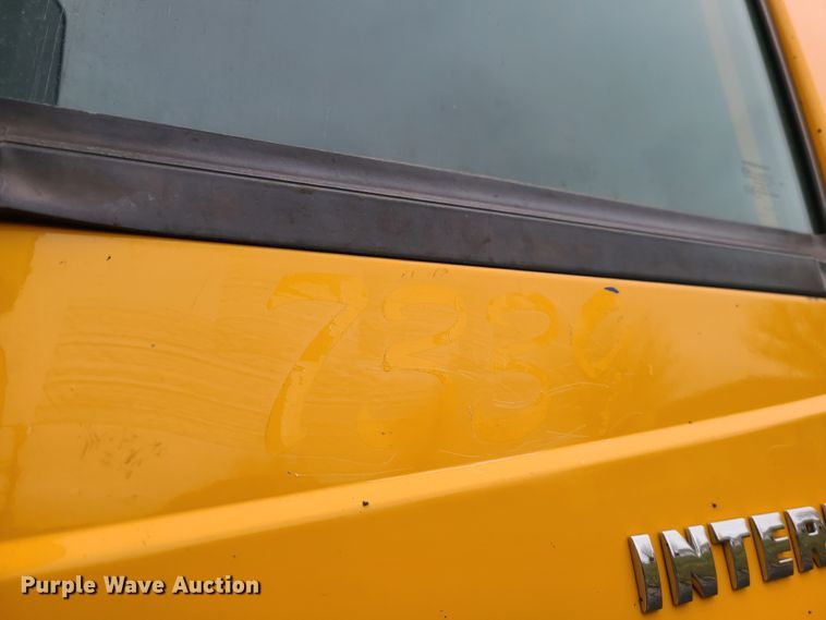 image for item KT9681 2005 International 7400  dump truck