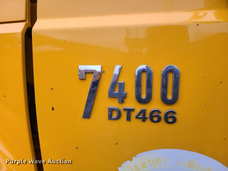 image for item KT9681 2005 International 7400  dump truck