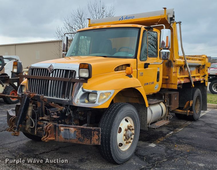 image for item KT9684 2006 International 7400  dump truck