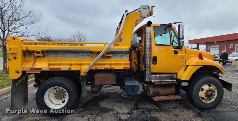 image for item KT9684 2006 International 7400  dump truck
