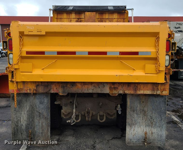 image for item KT9684 2006 International 7400  dump truck