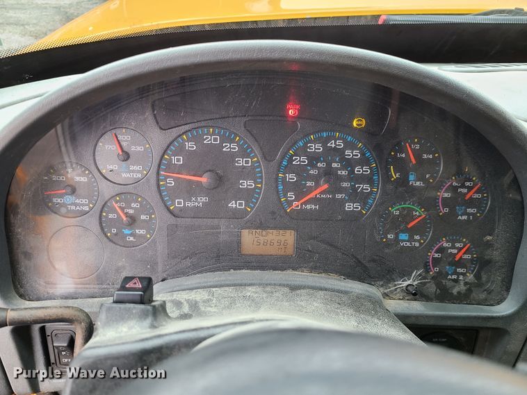 image for item KT9684 2006 International 7400  dump truck