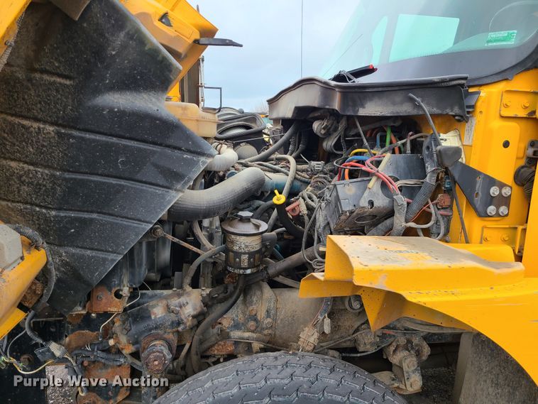 image for item KT9684 2006 International 7400  dump truck