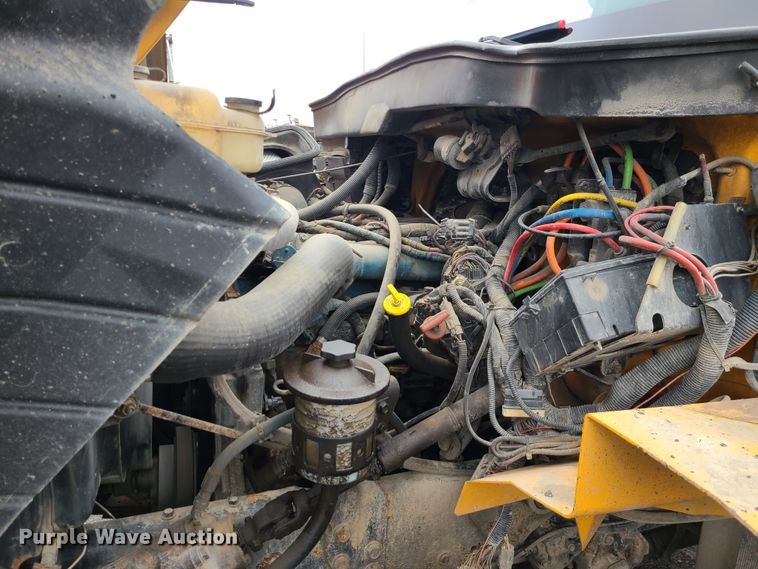 image for item KT9684 2006 International 7400  dump truck