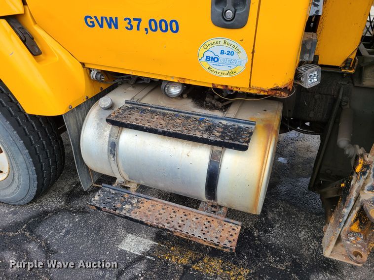 image for item KT9684 2006 International 7400  dump truck