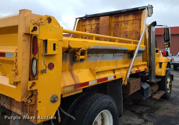 image for item KT9684 2006 International 7400  dump truck