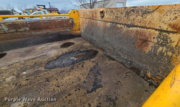 image for item KT9684 2006 International 7400  dump truck