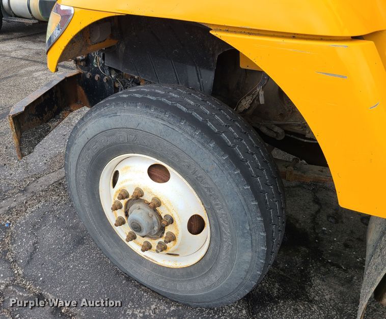 image for item KT9684 2006 International 7400  dump truck