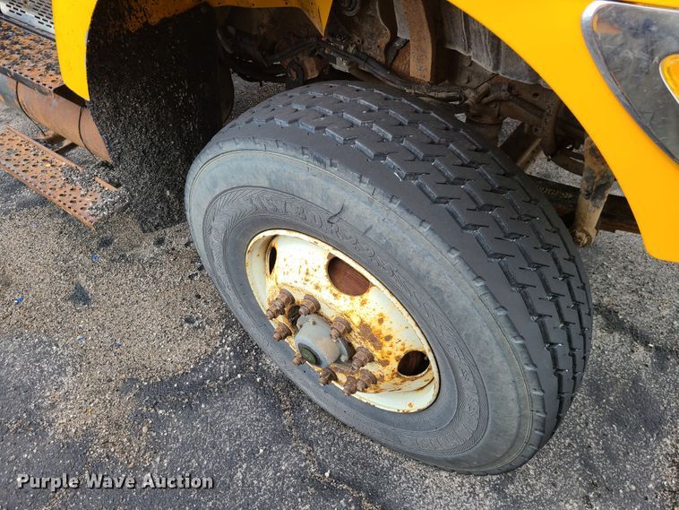 image for item KT9684 2006 International 7400  dump truck