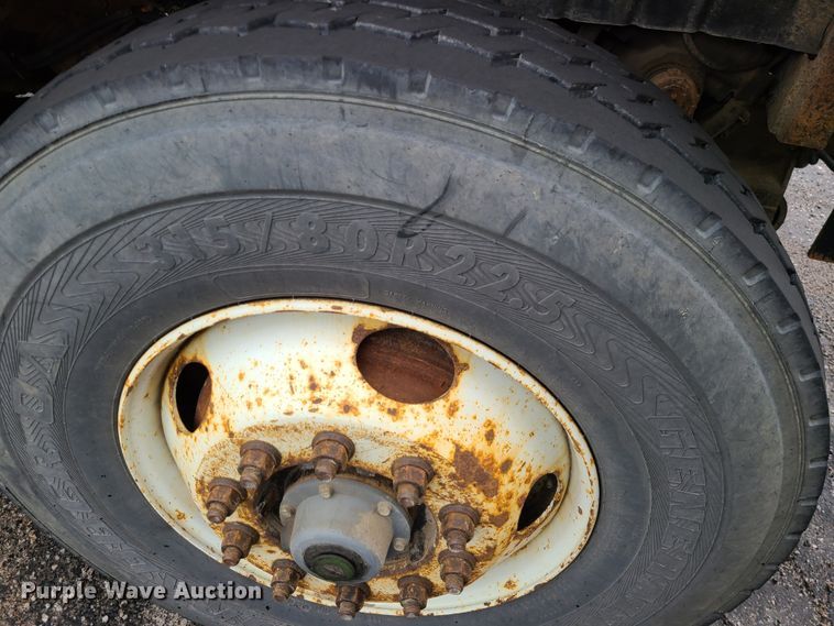 image for item KT9684 2006 International 7400  dump truck